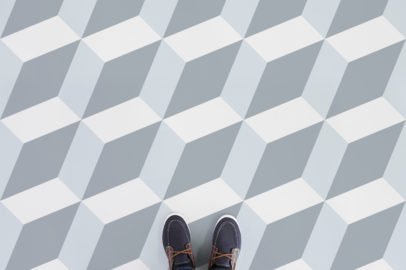 flex-slanted-cube-flooring-blue-feet-vinyl-flooring