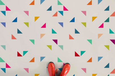 juke-box-II-triangle-pattern-flooring-neutral-feet-vinyl-flooring