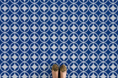 midnight-circle-diamond-pattern-flooring-blue-feet-vinyl-flooring