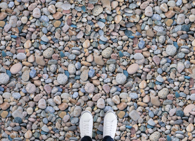 pebble-ii-mixed-pebble-effect-flooring-neutral-feet-vinyl-flooring