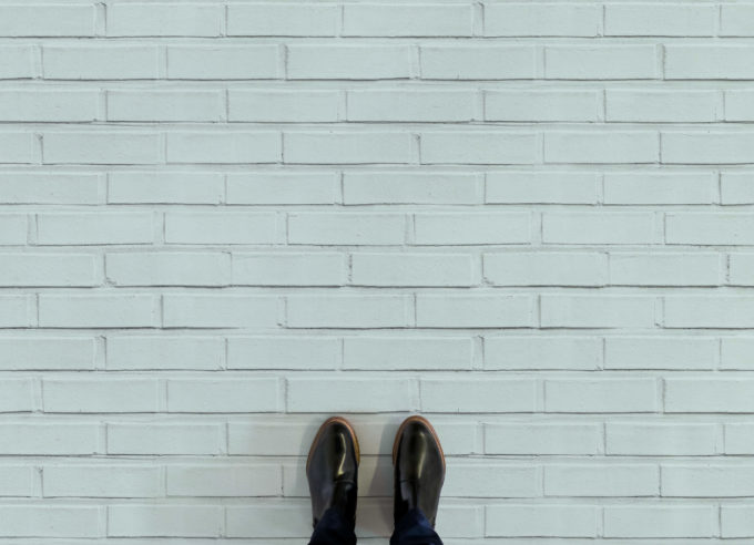marine-stone-vinyl-flooring-light-blue-feet