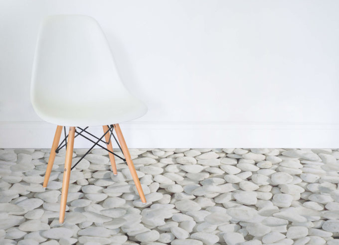 White-pebbles-effect-vinyl-flooring